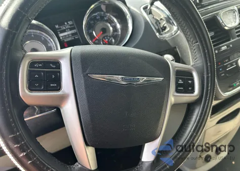 2016 Chrysler Town & Country Touring z USA, uszkodzony, nr VIN 2C4RC1BG1GR259868